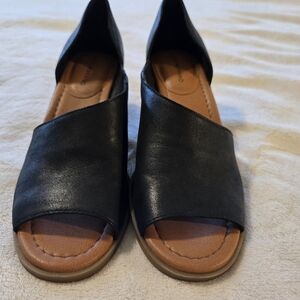 Lucky Brand asymmetrical slip on like new